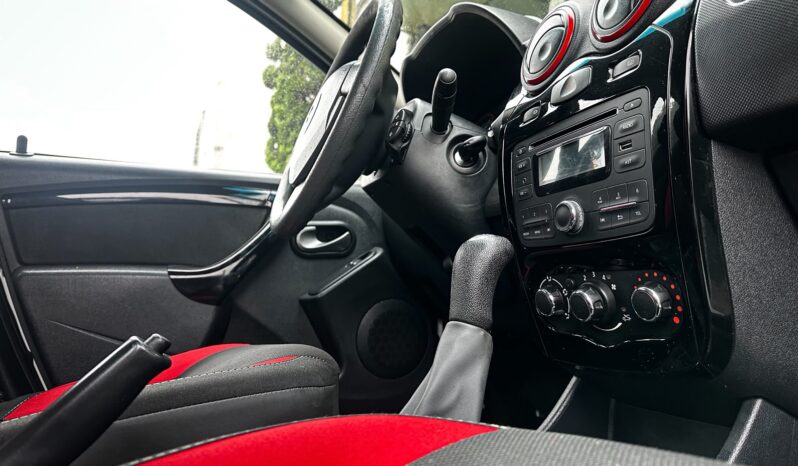 
								RENAULT SANDERO 1.6 SL STEPWAY RIP CURL 16V FLEX 4P MANUAL 2012 full									